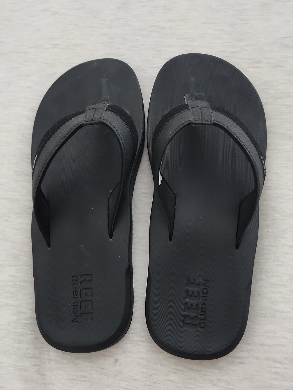 Reef Black Men’s Flip-Flop Sandals with Cushioned Footbed